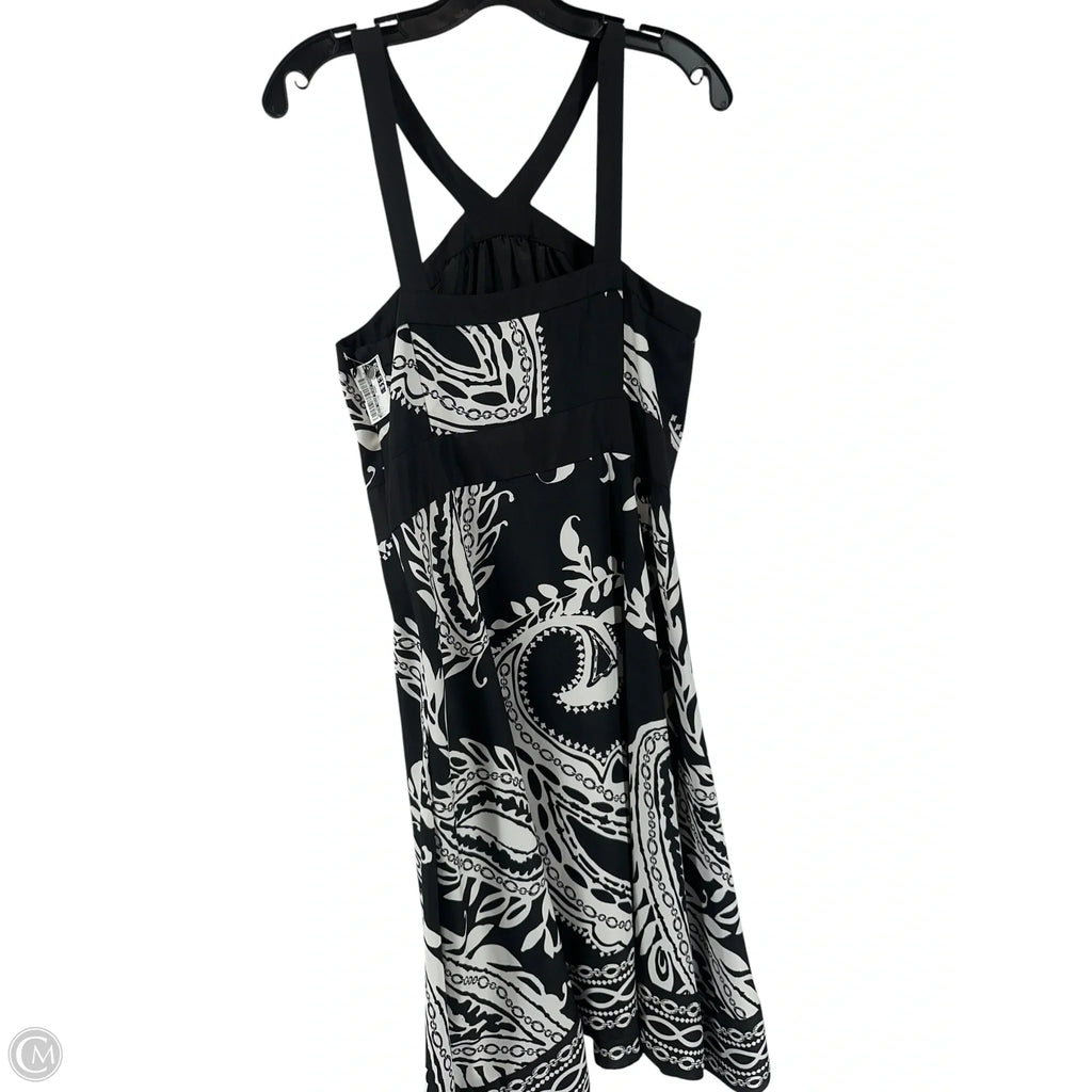 Dress Casual Short By White House Black Market In Black & White, Size: 8